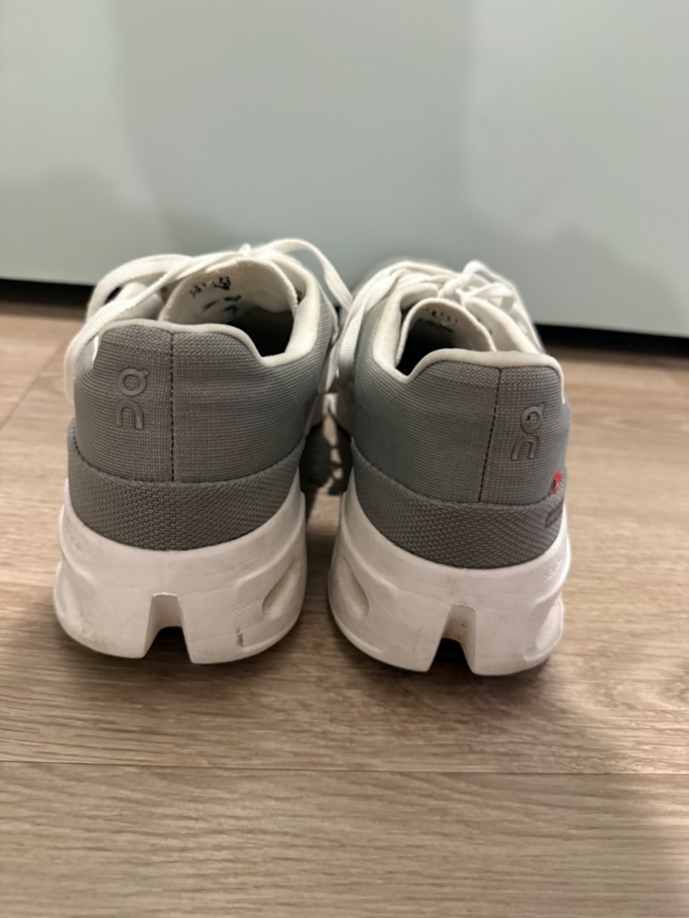 On Clouds Men Shoes - Picture 6 of 12